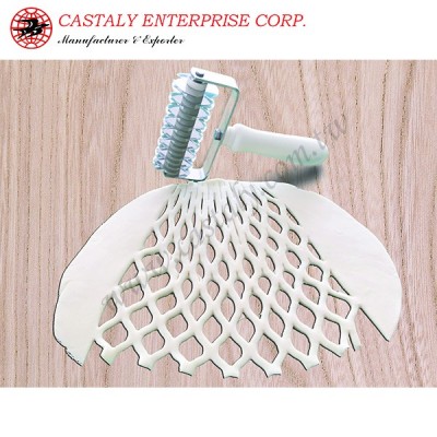 Professional Stainless Steel Lattice Pastry Roller with Plastic Handle